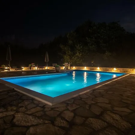 Two Palms Apartman *